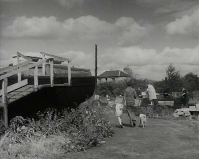 31b-SchoolBoat