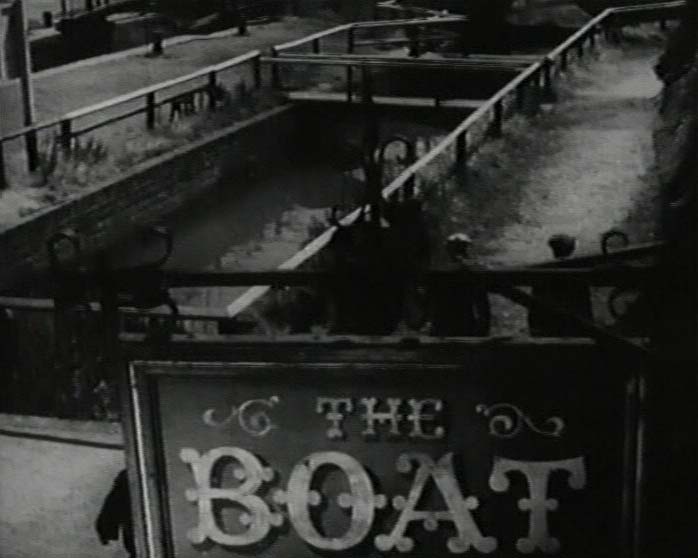 59-Pub_TheBoat