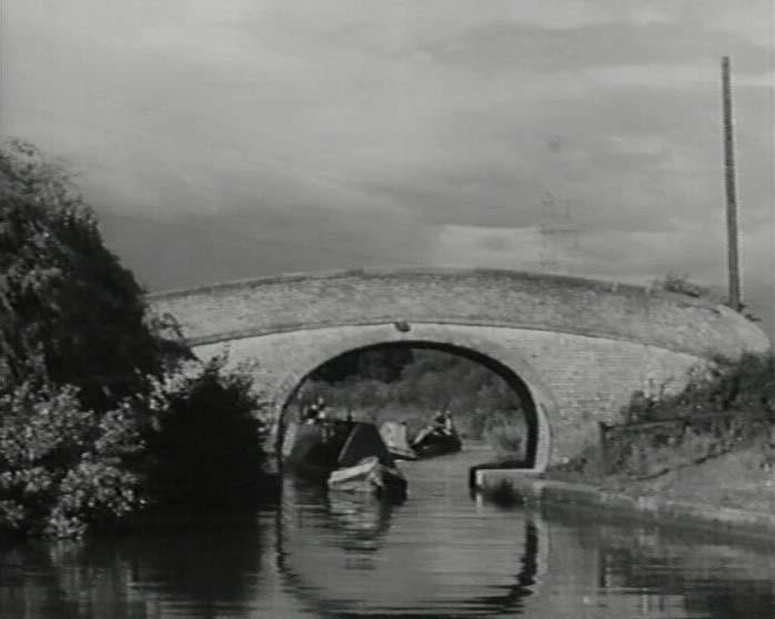 77-CanalBridge
