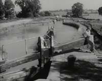 84b-LockFlight_BottomGate